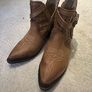 Circle G Women’s  Brown Perforated Leather Western Ankle Boots